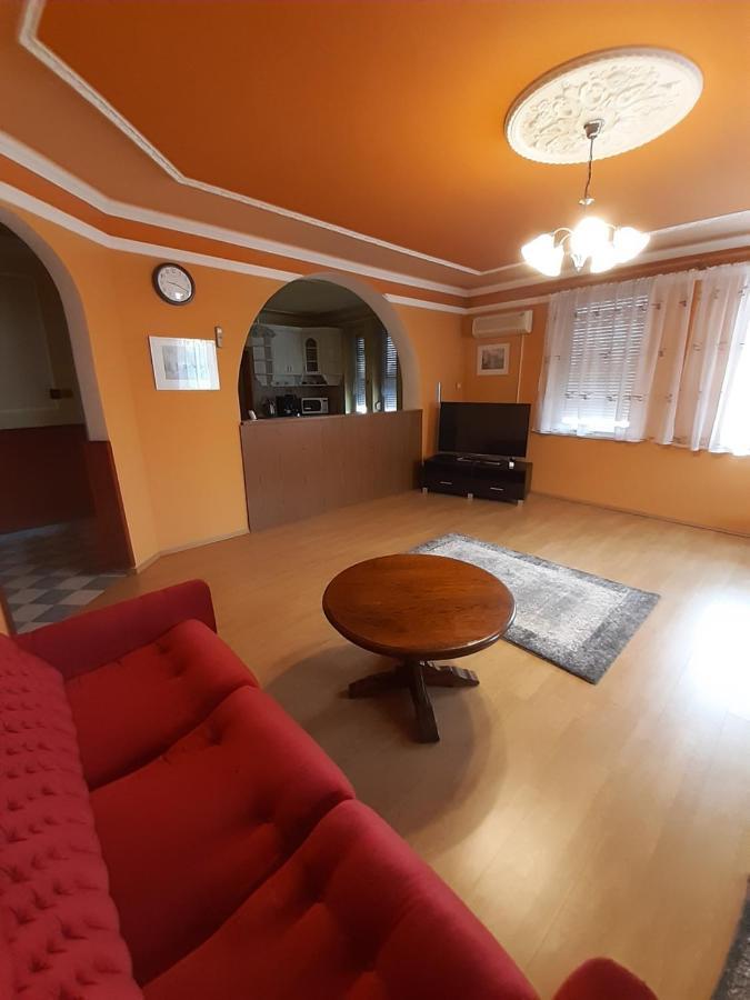 Gabor Pal 1 Apartman 1 Szoba Dunafoldvar Екстер'єр фото